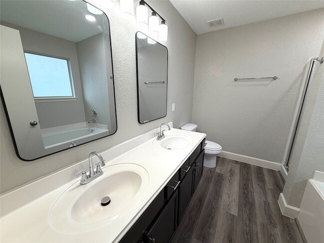 Building Photo - 10667 Cobblecreek Way