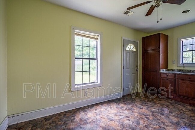 Building Photo - 2990 Jonquil Dr