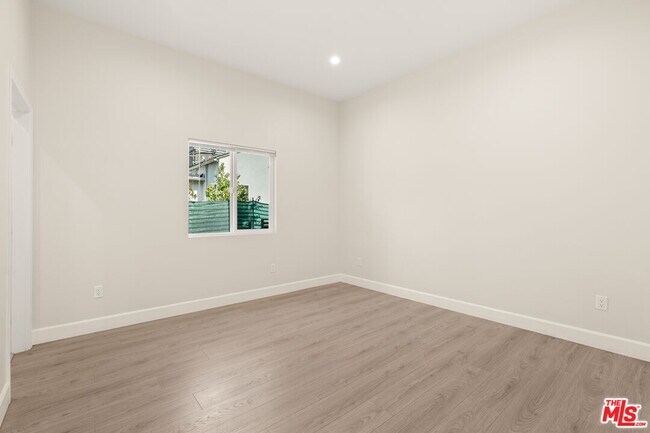 Building Photo - 6255 Gentry Ave