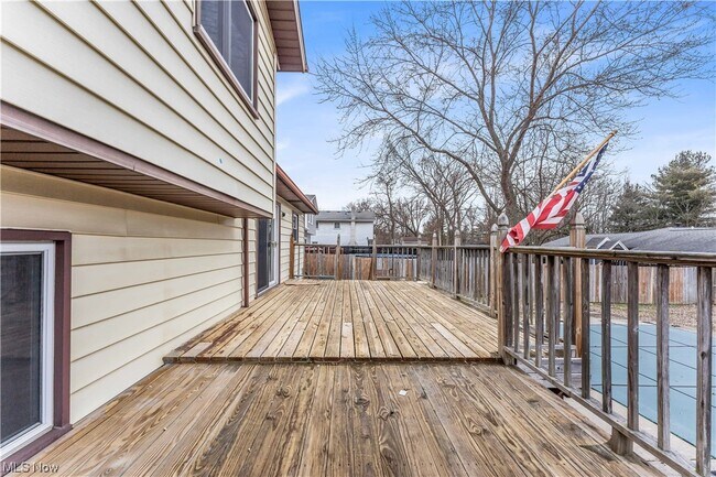 Building Photo - 17575 Howe Rd