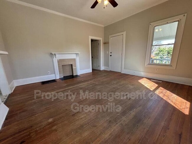 Building Photo - 1 W 6th St