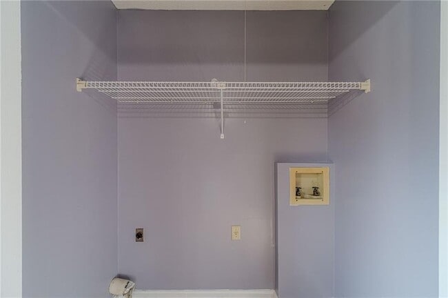 Building Photo - 3101 Brooks Dr