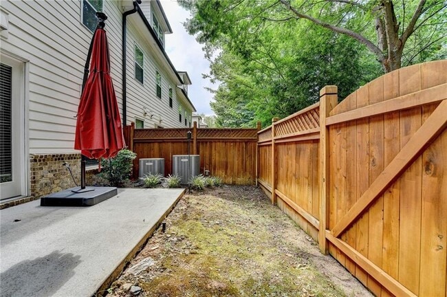 Building Photo - 5240 Cresslyn Rdg
