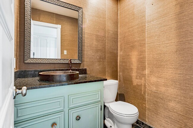 Building Photo - 4204 Pine Park Dr