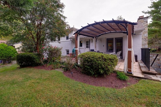 Building Photo - Bethesda (Walter Johnson HS) 4BR/3BA Detached Available for Multi-Year Lease