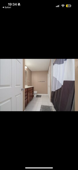 Attached Bathroom - 510 Beechwood Ct