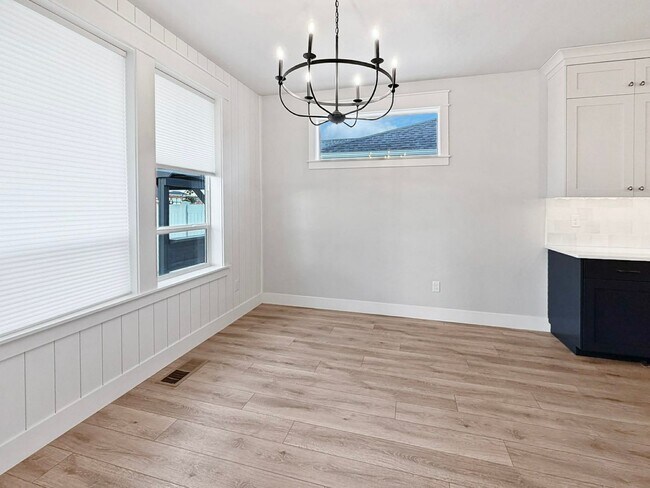 Building Photo - Stunning 4-Bedroom Home in Boise's Premier Dry Creek Ranch Community