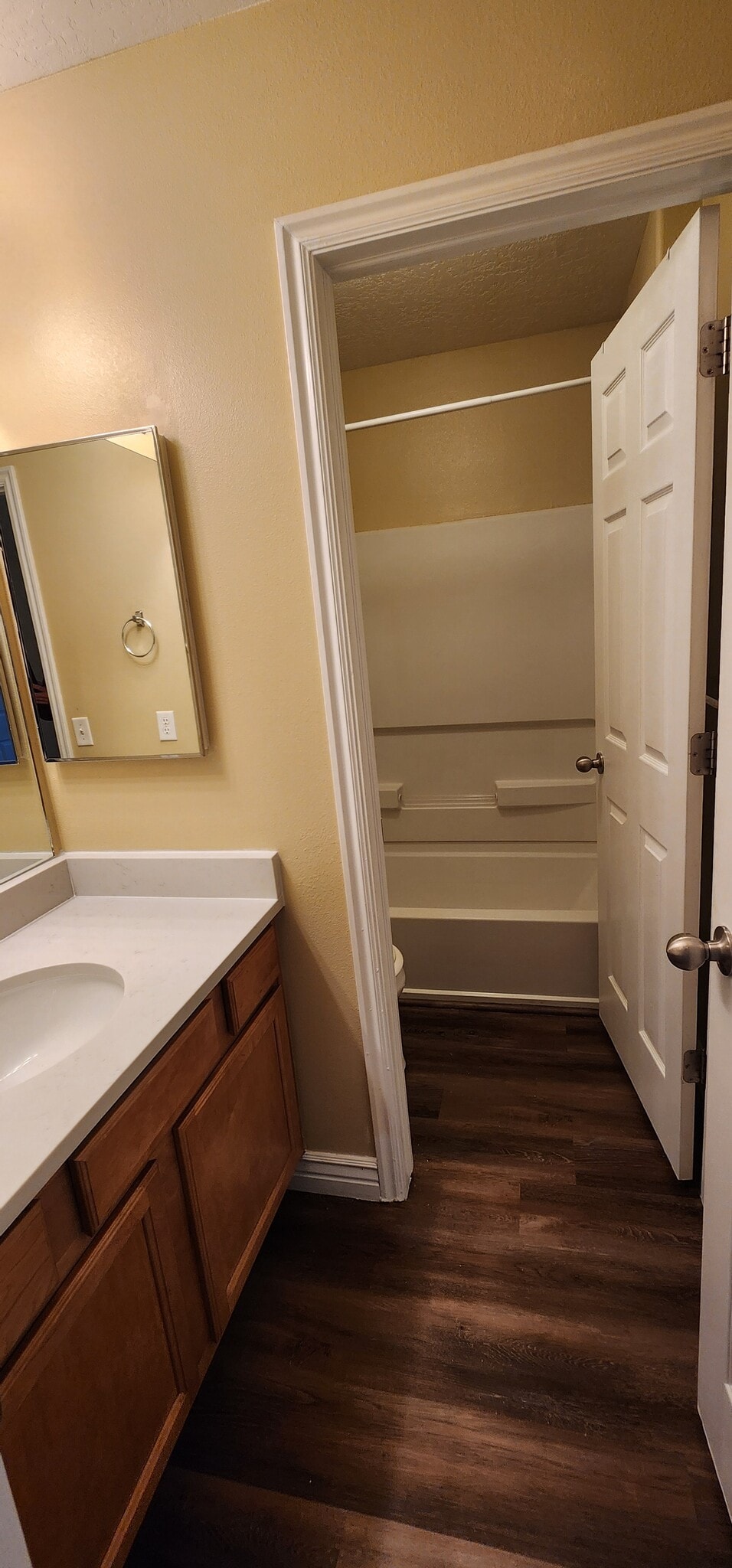 Building Photo - 117 E Calbourne Ln