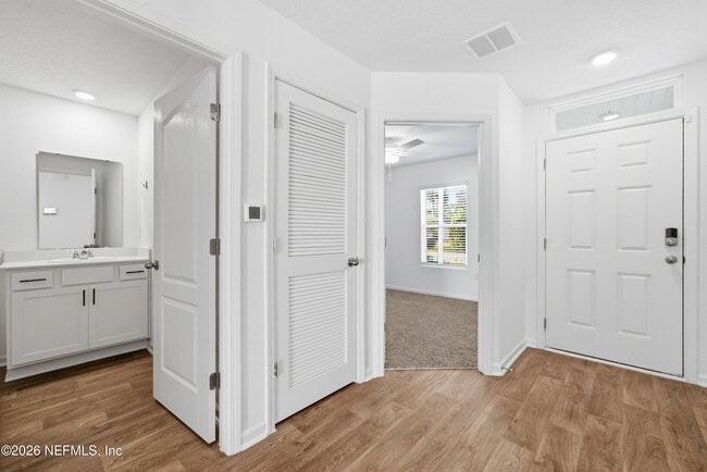 Building Photo - 67 Rose Dr