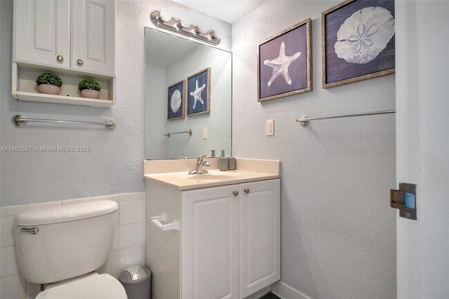 Building Photo - 2501 S Ocean Dr