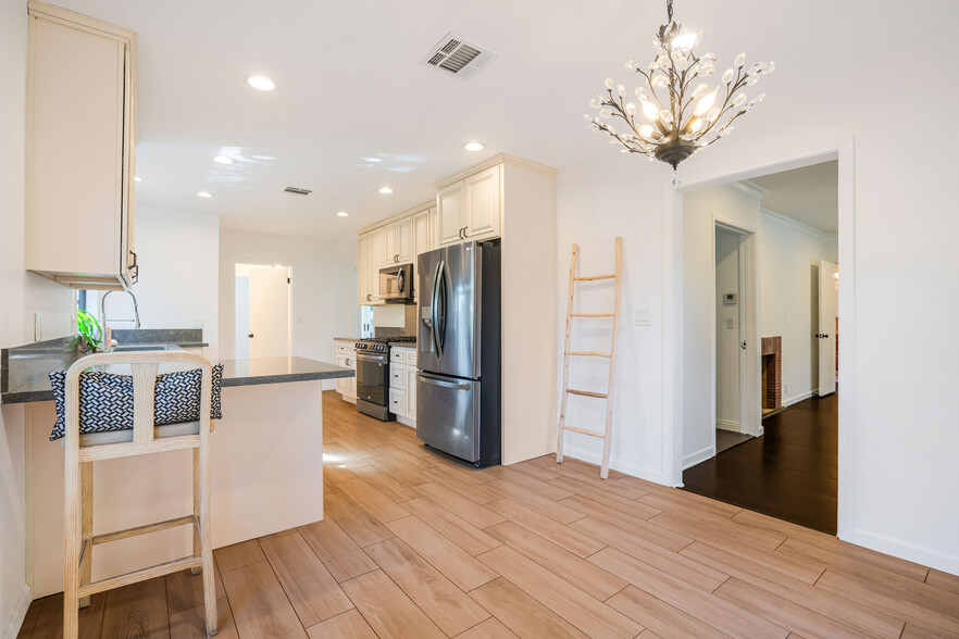 New Kitchen - 5825 Fulton Ave