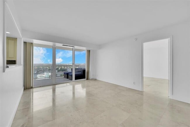 Building Photo - 2841 N Ocean Blvd