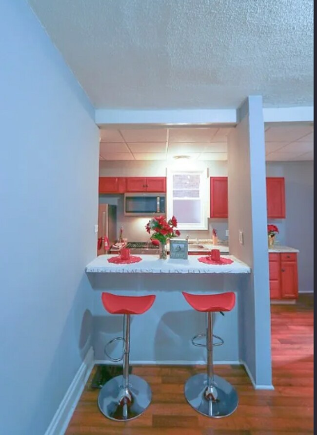 Building Photo - Spacious 4 Bedroom Home in Swissvale