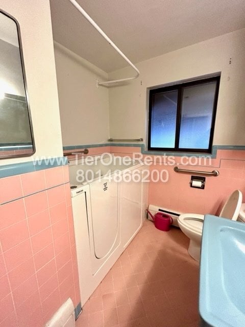 Building Photo - This property offers a NO DEPOSIT option available for qualified renters!