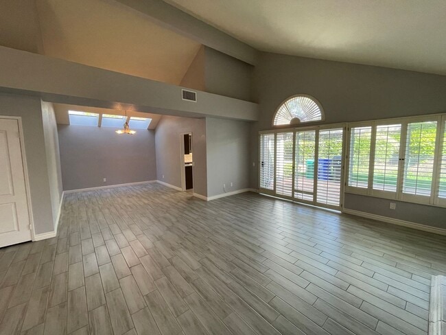 Building Photo - Bernardo Village: Single-level 3 bedroom, ...