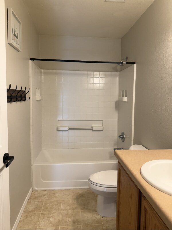 Building Photo - 615 E Sterling Canyon Dr