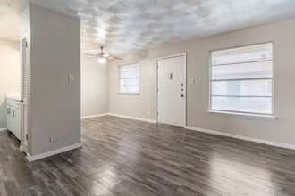 Building Photo - Southgate Manor