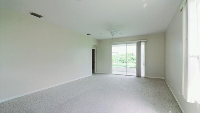 Building Photo - 5316 Sir Churchill Dr