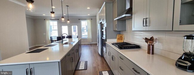 Building Photo - 219 Willis St