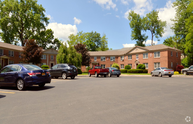 Chesnut Hill Apartments - Chestnut Hill Apartments