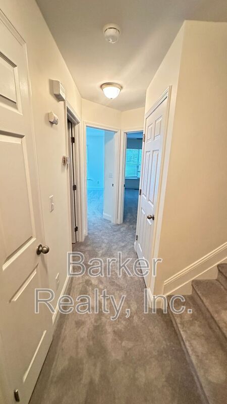 Building Photo - 11731 Mezzanine Dr