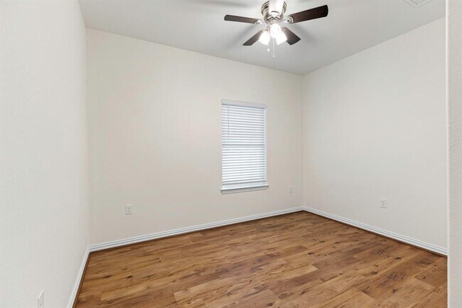 Building Photo - 1303 Aransas St