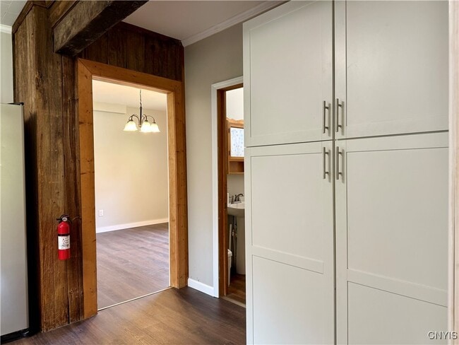 Building Photo - 37 White St