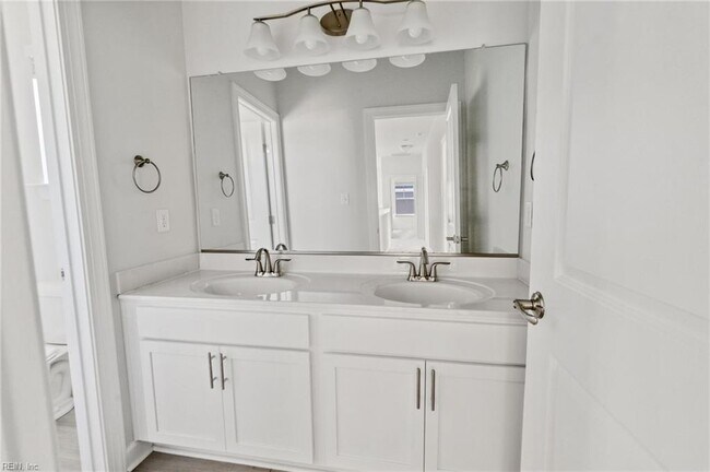 Building Photo - 2259 Sanibel Ln