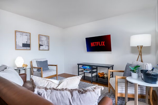 Building Photo - 1430 3rd Ave E