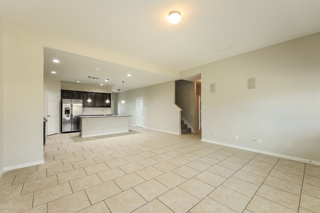 Building Photo - HUGE 4 BEDROOM 3.5 BATHROOM HOUSE- ONLY 7.5 MILES FROM RANDOLPH AIRFORCE BASE