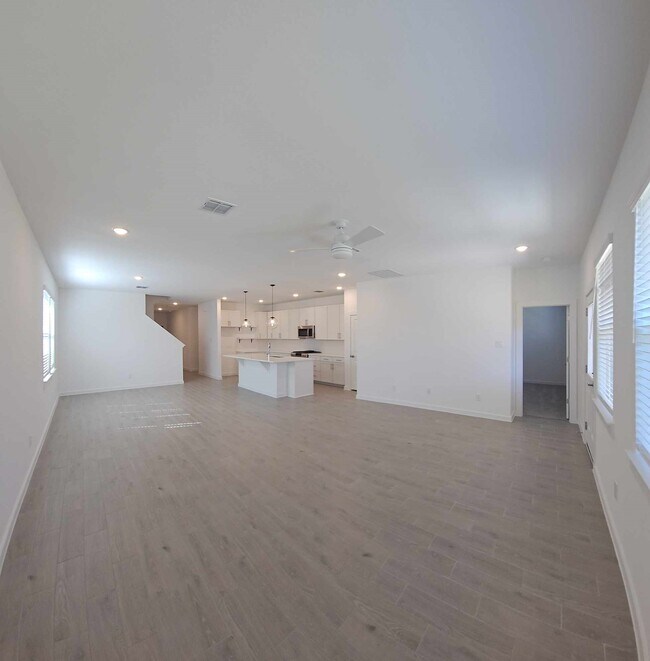 Building Photo - 8430 Bay Oaks Dr