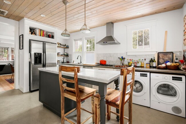 Building Photo - 803 E Ellsworth Ave