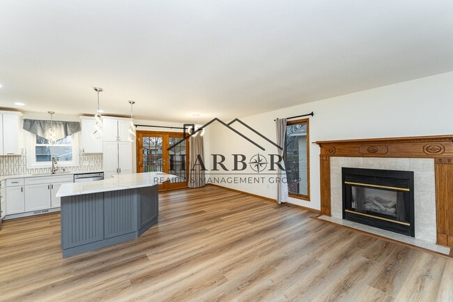 Primary Photo - 1709 8 1/2 Avenue SE