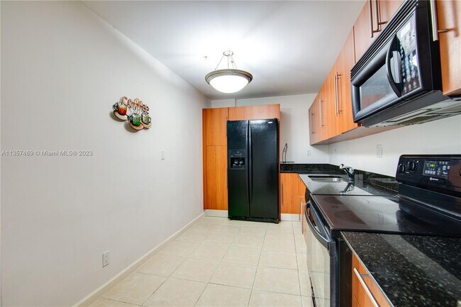 Building Photo - 3001 S Ocean Dr