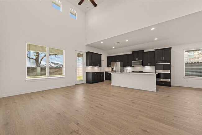 Building Photo - 2819 Red Rosehip Dr