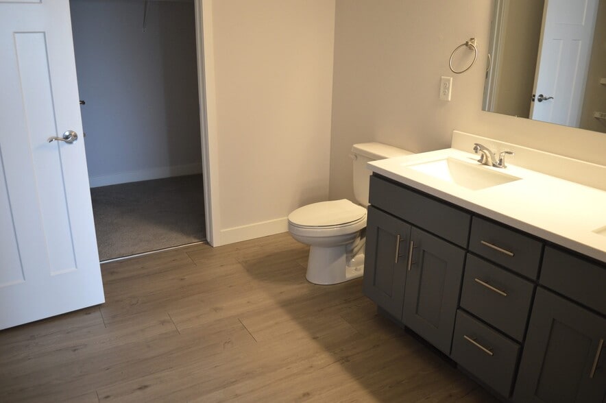 Building Photo - 4940 Innovation Dr