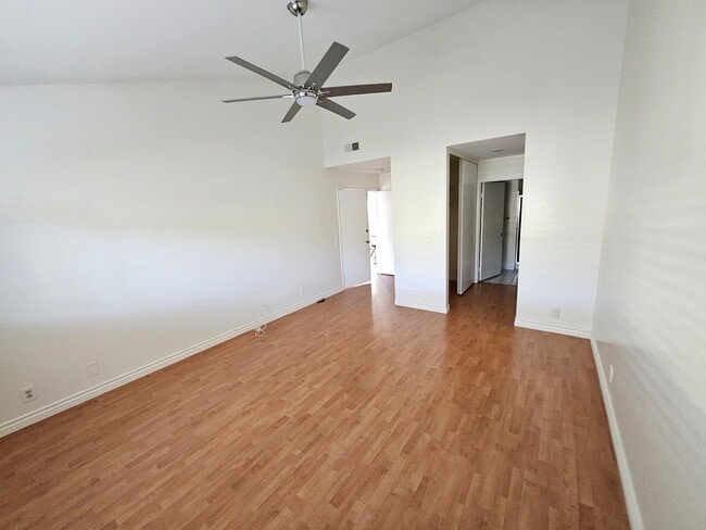 Building Photo - 5 Windwood