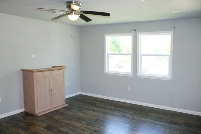 Building Photo - Charming 3-Bedroom, 2-Bath home – Perfect Fort Worth Living!