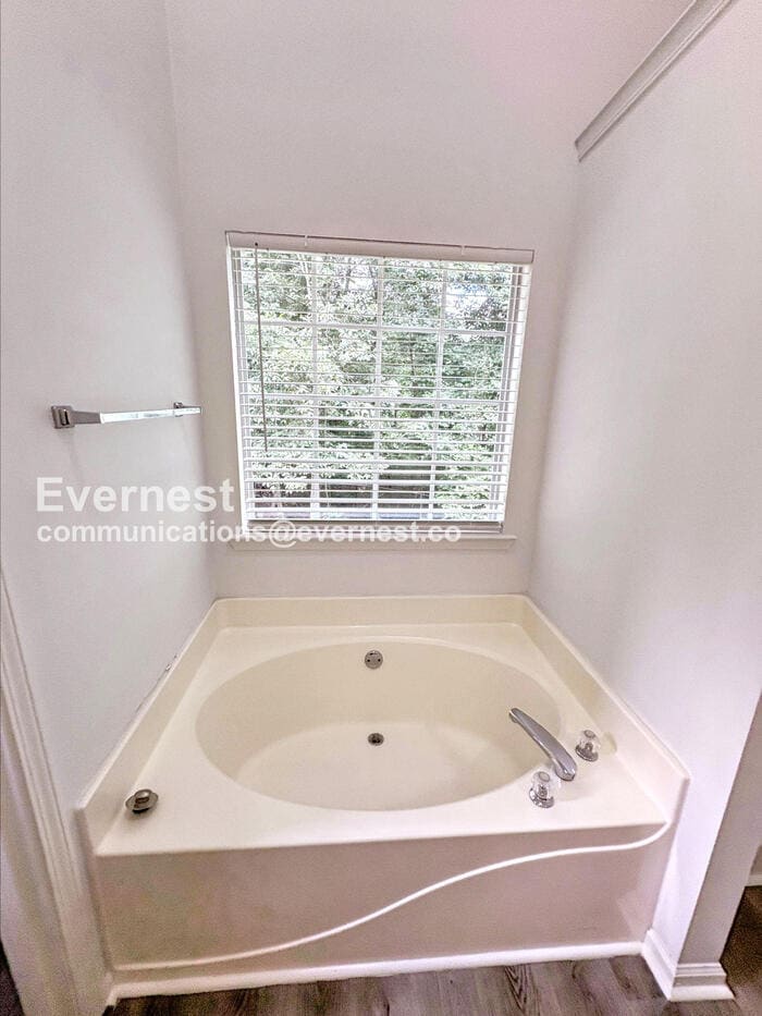 Building Photo - 229 Pebble Creek Dr