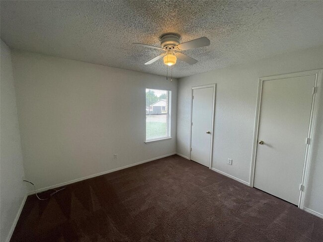 Building Photo - Glenn Heights Duplex