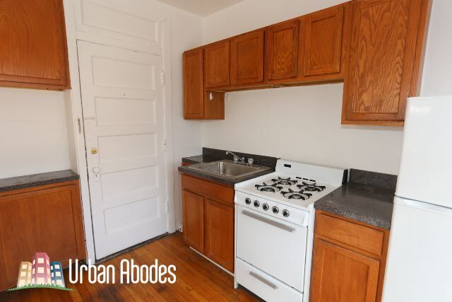 Building Photo - 3257 W Wrightwood Ave