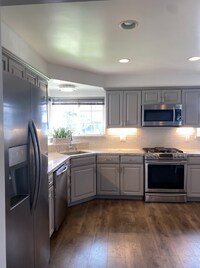 Building Photo - 5383 Woodstock Way