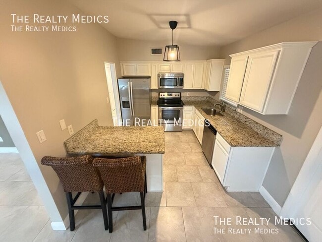 Building Photo - 3612 Surrey Dr