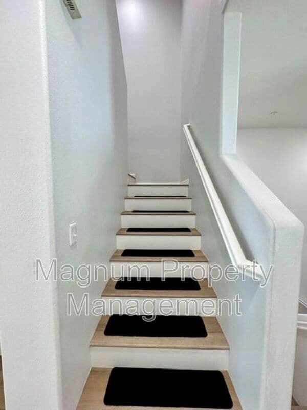 Building Photo - 33620 Willow Haven Ln