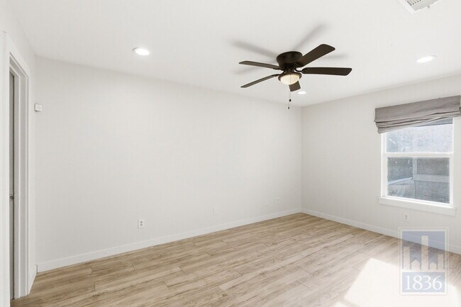 Building Photo - 1308 Southport Dr