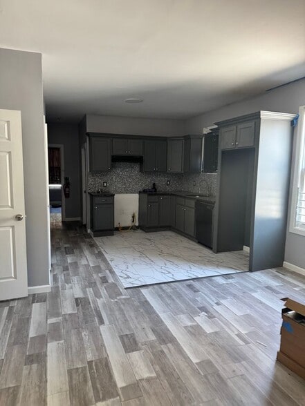 Building Photo - 131-133 Huntington Terrace, 1st floor apt