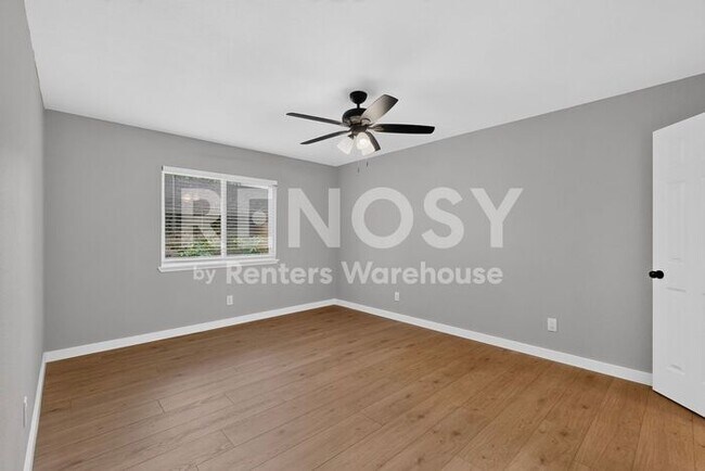 Building Photo - Renovated in Allen Ready to Be Your Home