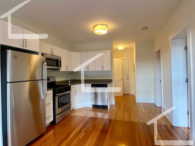 Building Photo - Nicely Renovated 2BR/1Bath in Brookline!