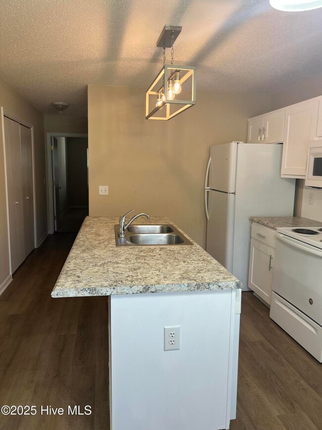 Building Photo - 1126 Brownlea Dr