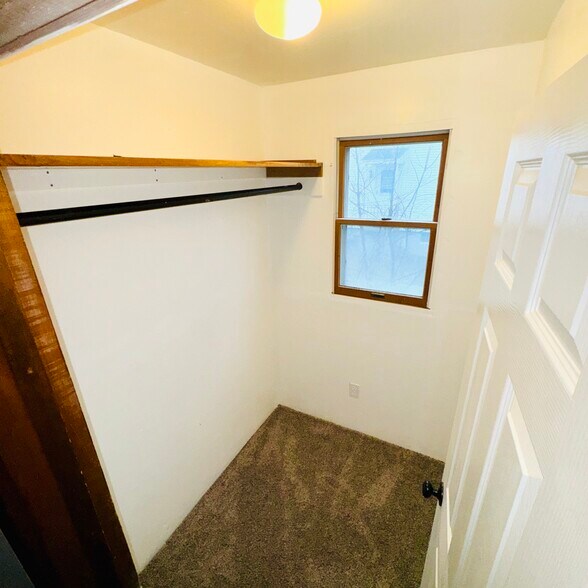 Primary bedroom walk-in closet - 412 Pearl Lake Rd